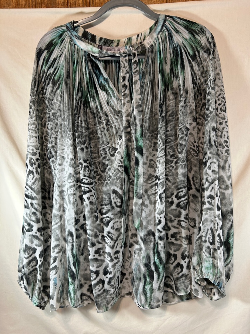 Jennifer Lopez Gray & Green Animal-Print Peasant Top